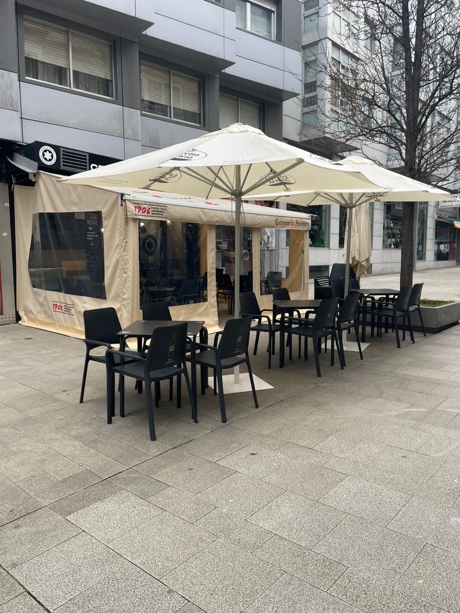 Local Commercial à louer à La Corogne ville - 1 500 € (Ref: 8969958)