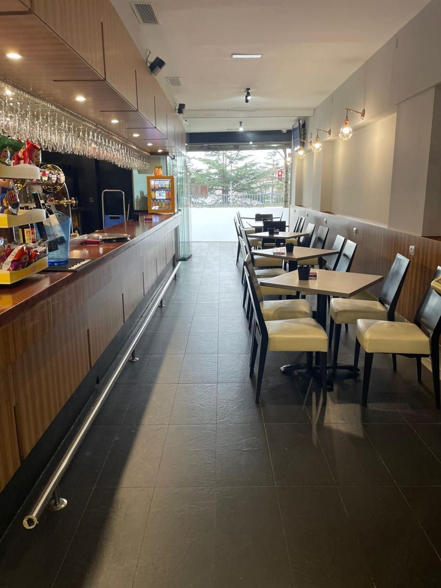 Local Commercial à louer à La Corogne ville - 1 500 € (Ref: 8969958)