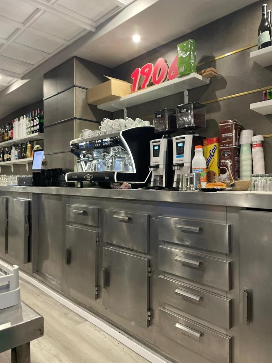 Local Commercial à louer à La Corogne ville - 1 500 € (Ref: 8969958)