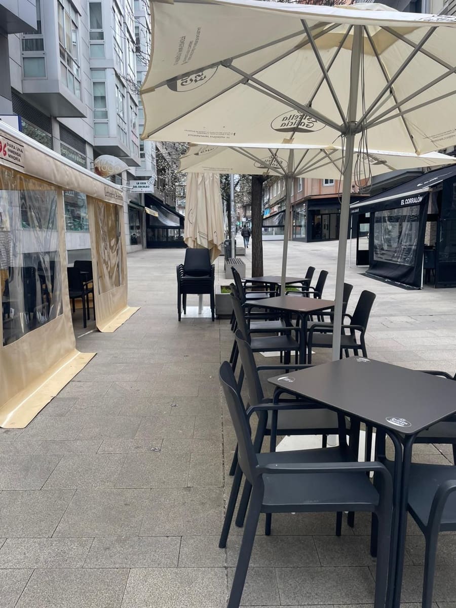 Local Commercial à louer à La Corogne ville - 1 500 € (Ref: 8969958)