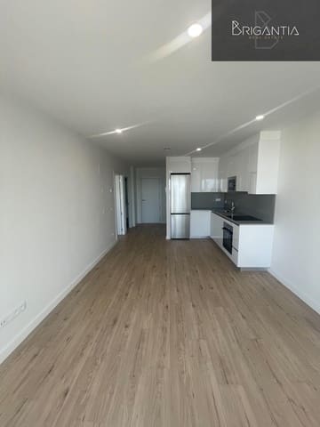 1 bedroom Flat for rent in A Coruña city with garage - € 850 (Ref: 9106286)