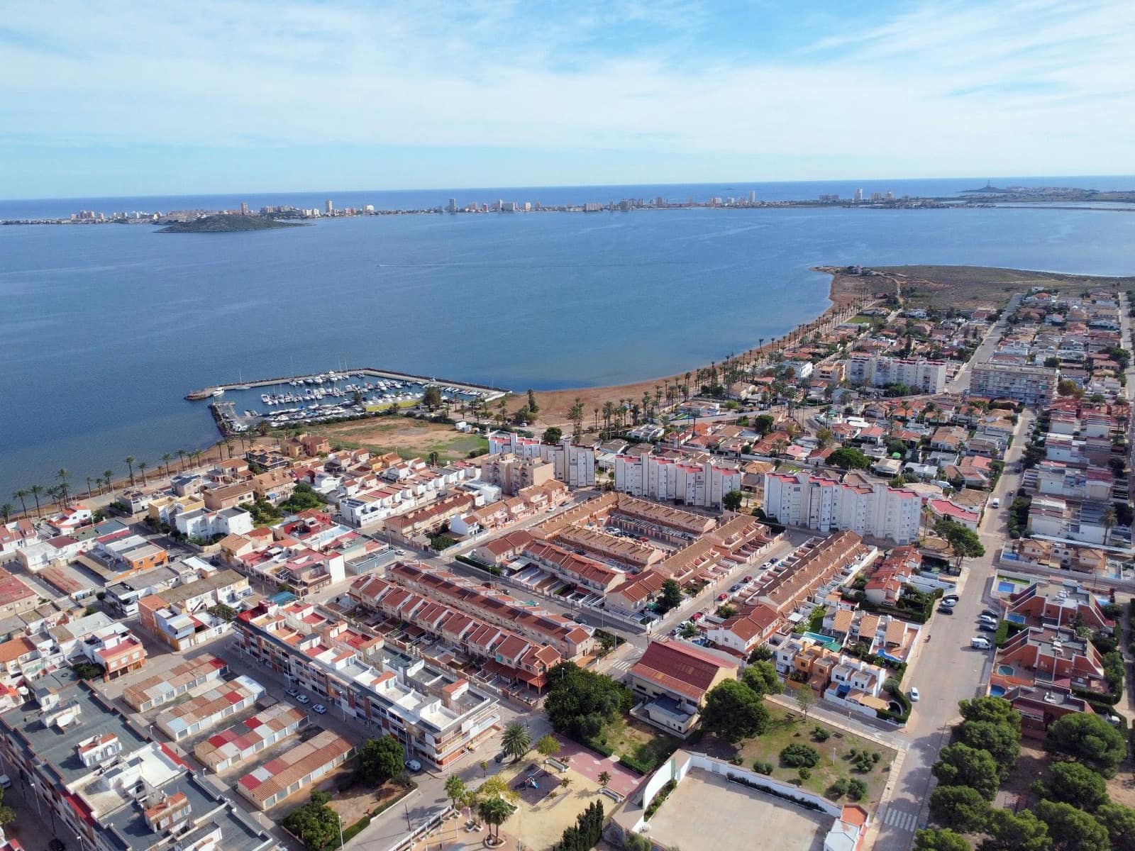 Appartement de 2 chambres à louer à Islas Menores - 650 € (Ref: 10077185)