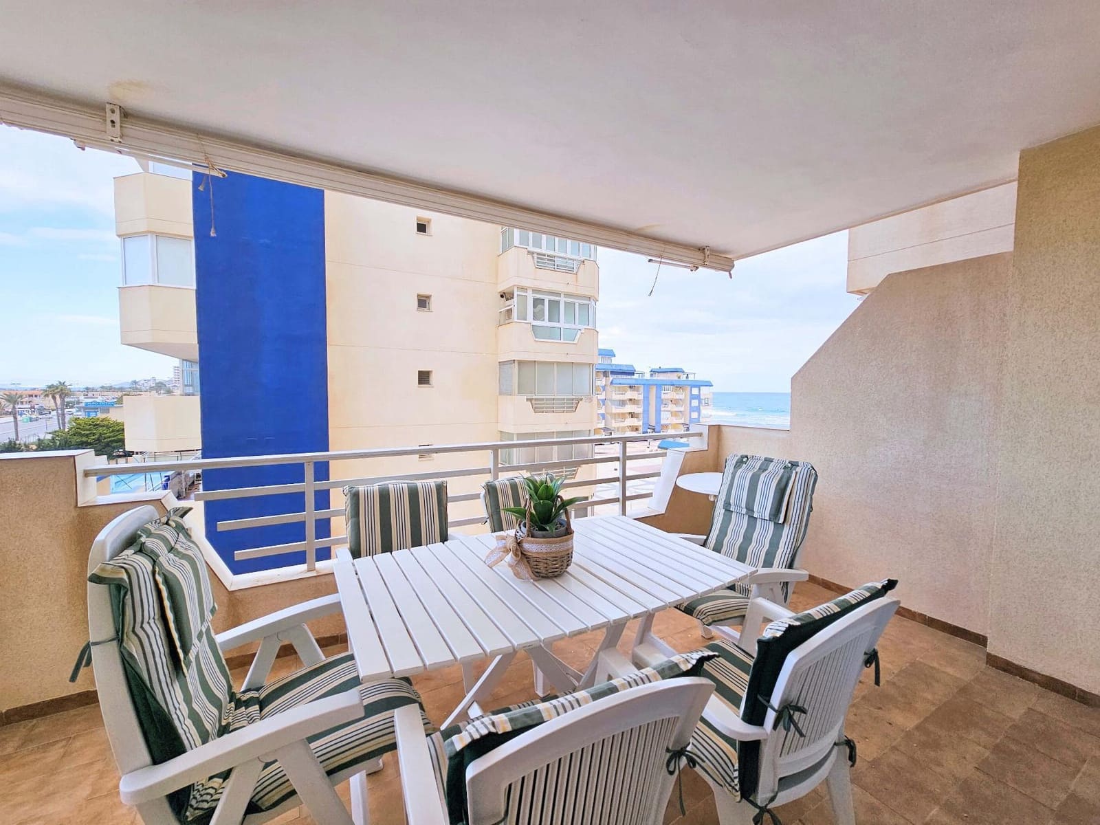 3 bedroom Apartment for rent in Cartagena with pool garage - € 4,000 (Ref: 8759535)