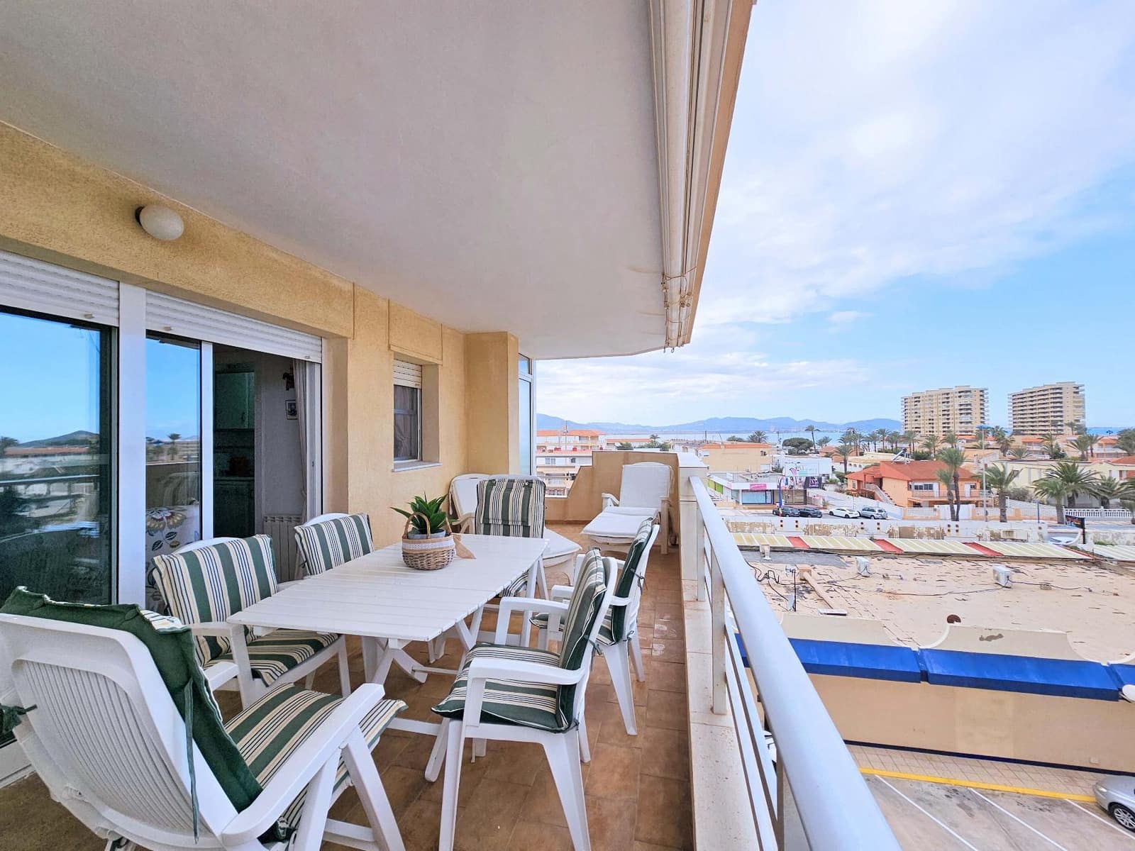 3 bedroom Apartment for rent in Cartagena with pool garage - € 4,000 (Ref: 8759535)