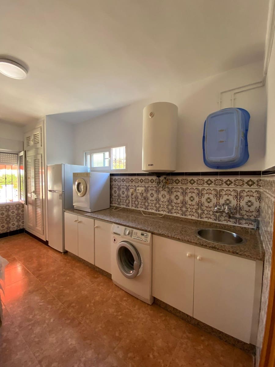 4 bedroom Villa for sale in Mar de Cristal with garage - € 290,000 (Ref: 9417986)