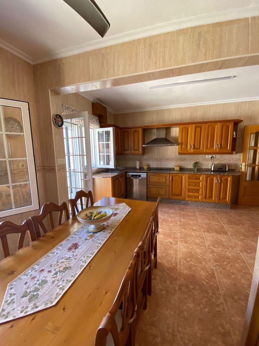 4 bedroom Villa for sale in Mar de Cristal with garage - € 290,000 (Ref: 9417986)