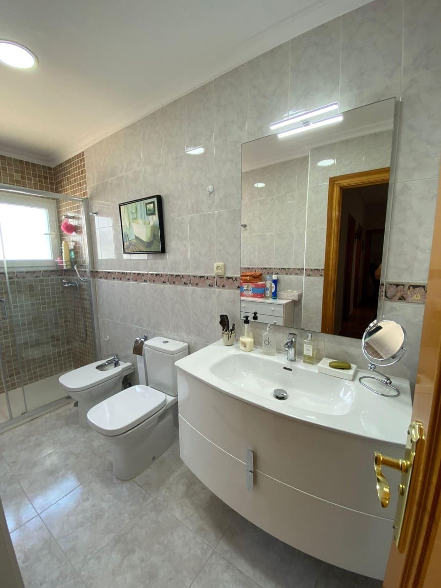 4 bedroom Villa for sale in Mar de Cristal with garage - € 290,000 (Ref: 9417986)