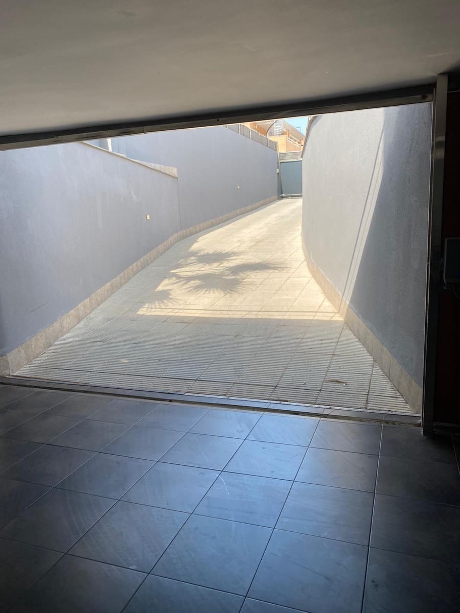 6 soverom Villa til salgs i La Manga del Mar Menor med svømmebasseng garasje - € 1 200 000 (Ref: 9562047)