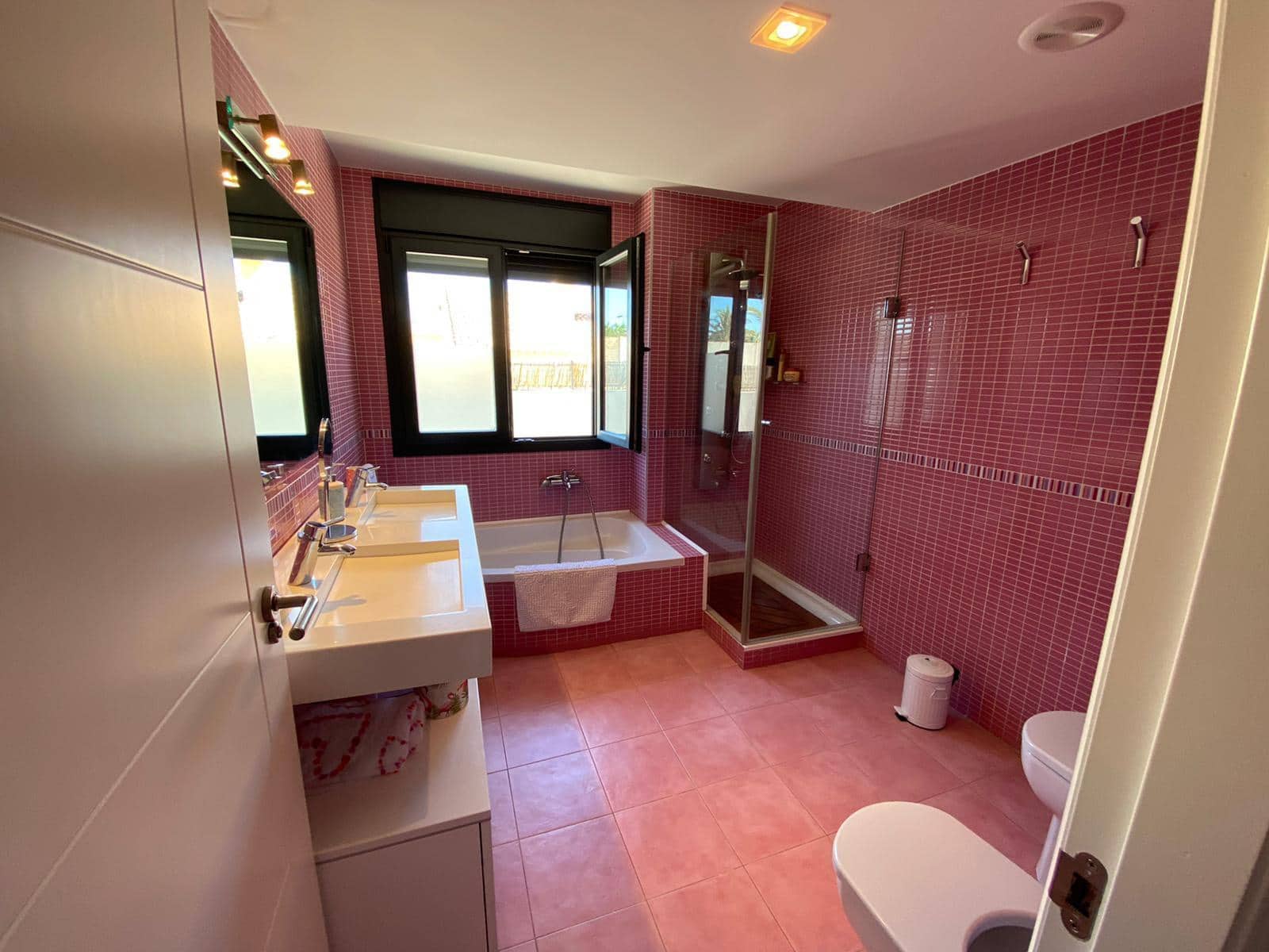 6 soverom Villa til salgs i La Manga del Mar Menor med svømmebasseng garasje - € 1 200 000 (Ref: 9562047)