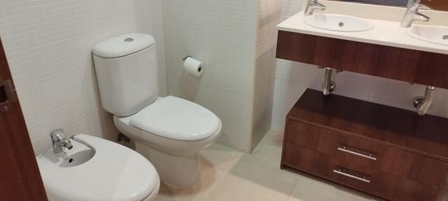 2 makuuhuone Huoneisto vuokrattavana paikassa Cartagena Ciudad, Cartagena - 750 € (Ref: 9861387)