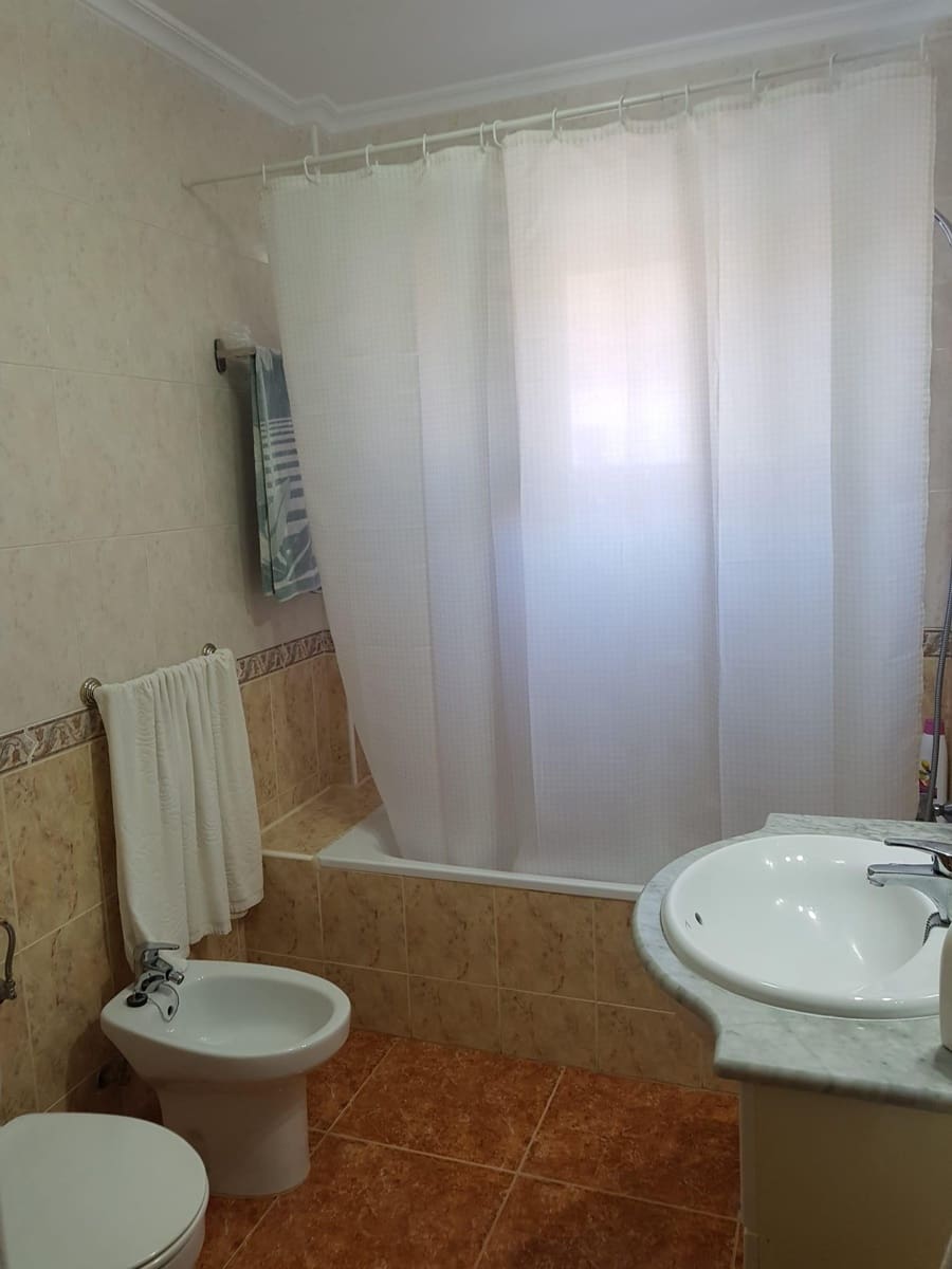 3 slaapkamer Appartement te huur in Playa Paraiso met zwembad - € 2.500 (Ref: 9912272)