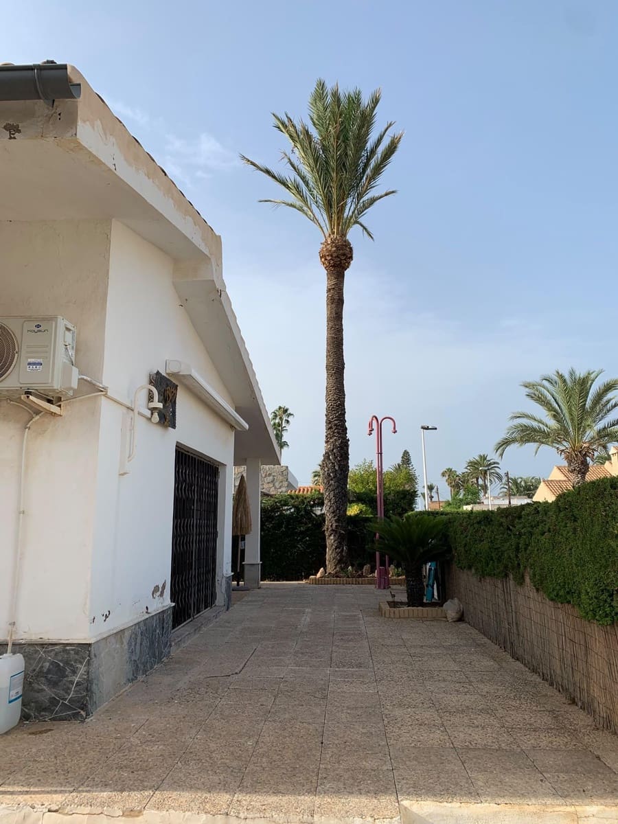 4 bedroom Villa for sale in Mar de Cristal with garage - € 385,000 (Ref: 9977434)