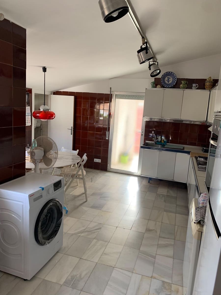 4 bedroom Villa for sale in Mar de Cristal with garage - € 385,000 (Ref: 9977434)