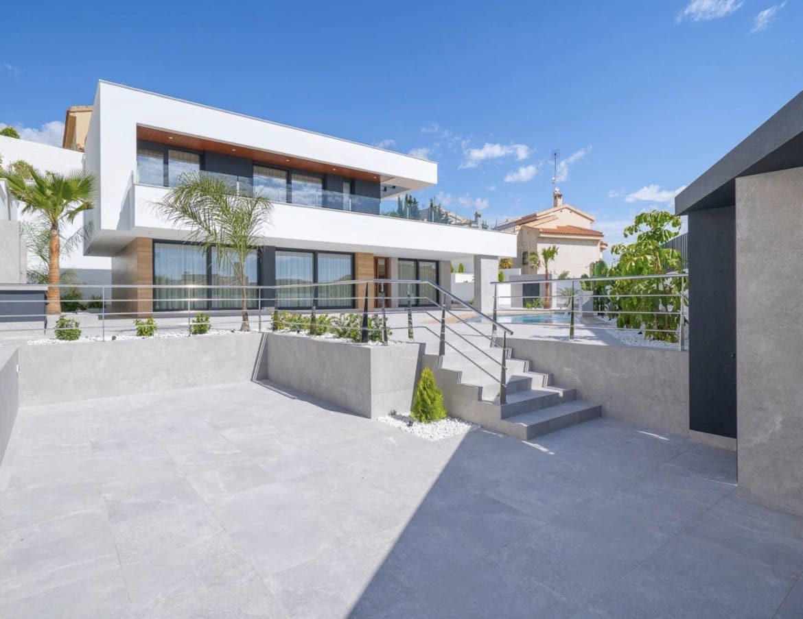 4 camera da letto Villa in vendita in Ciudad Quesada con piscina garage - 1.150.000 € (Rif: 10027572)