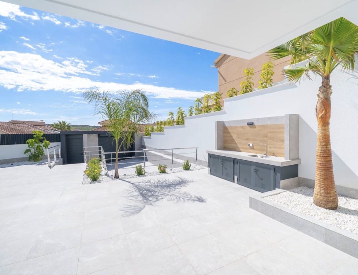 4 camera da letto Villa in vendita in Ciudad Quesada con piscina garage - 1.150.000 € (Rif: 10027572)