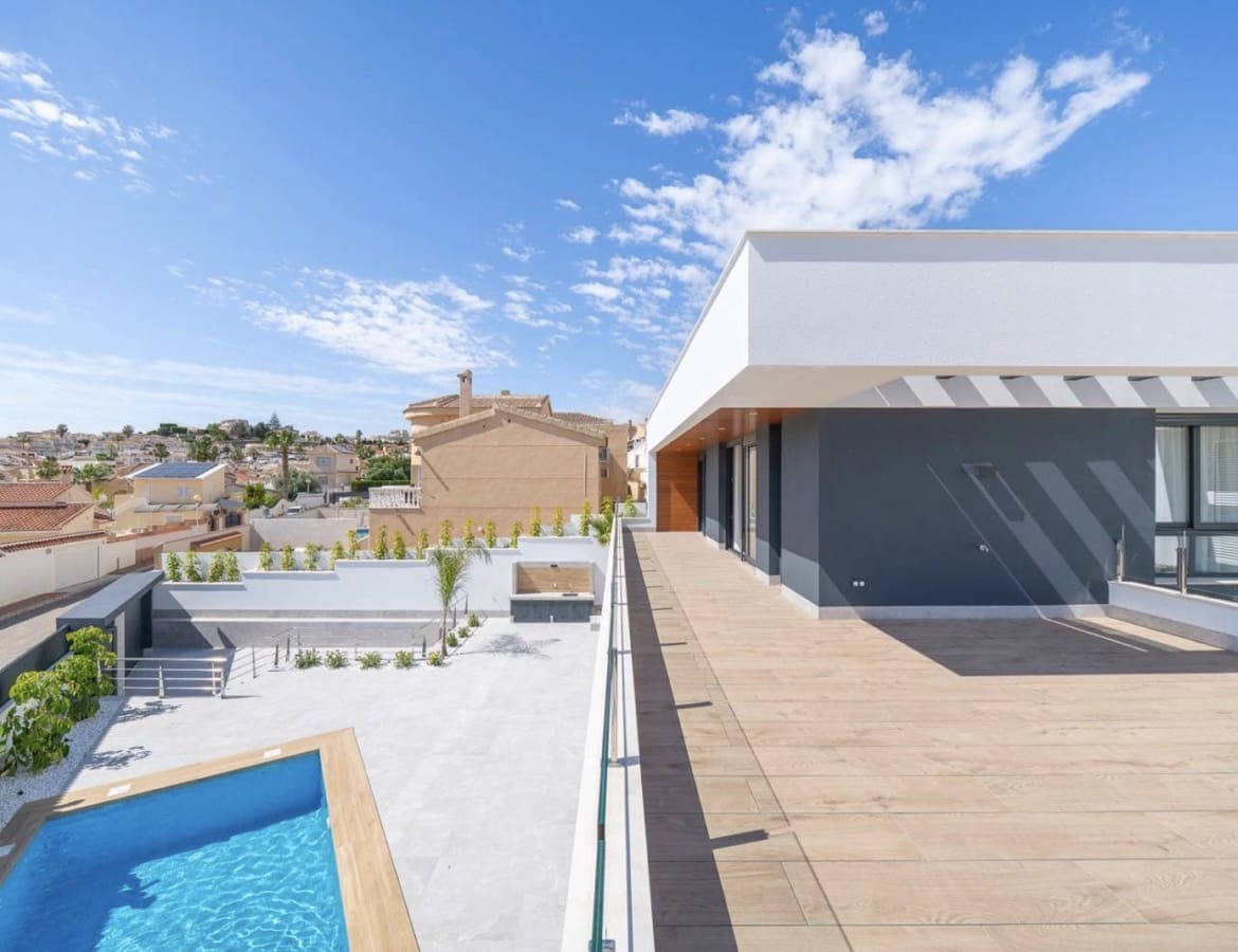 4 camera da letto Villa in vendita in Ciudad Quesada con piscina garage - 1.150.000 € (Rif: 10027572)