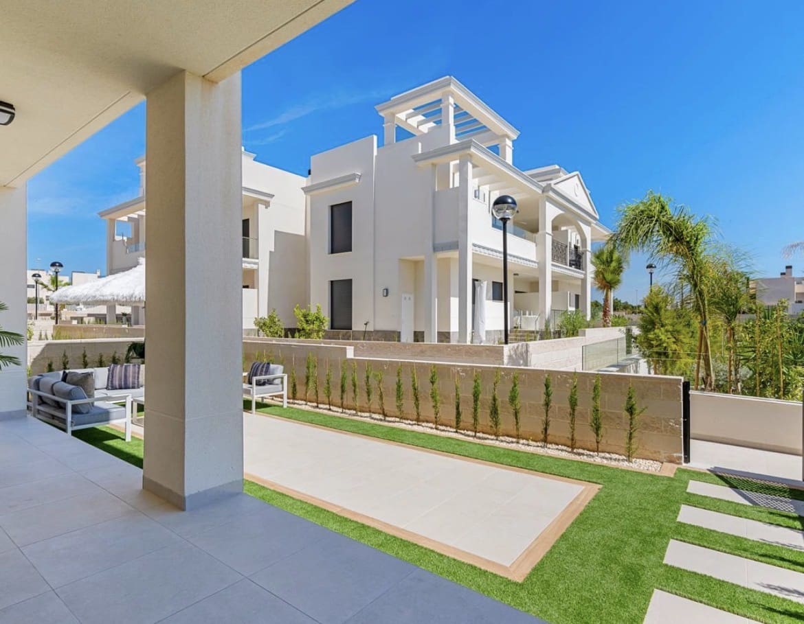 2 bedroom Apartment for sale in Ciudad Quesada with pool garage - € 310,000 (Ref: 10027592)