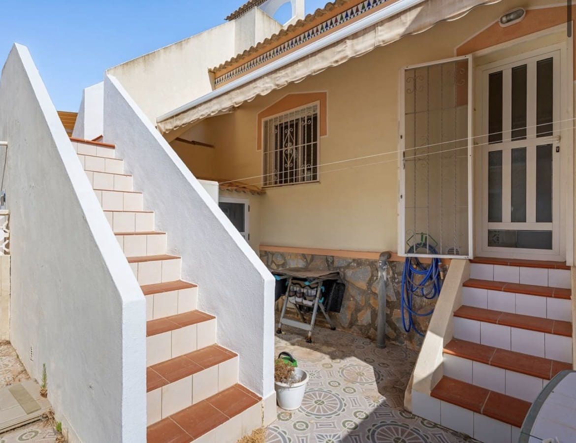 2 Zimmer Haus zu verkaufen in Ciudad Quesada mit Pool - 185.000 € (Ref: 10033320)
