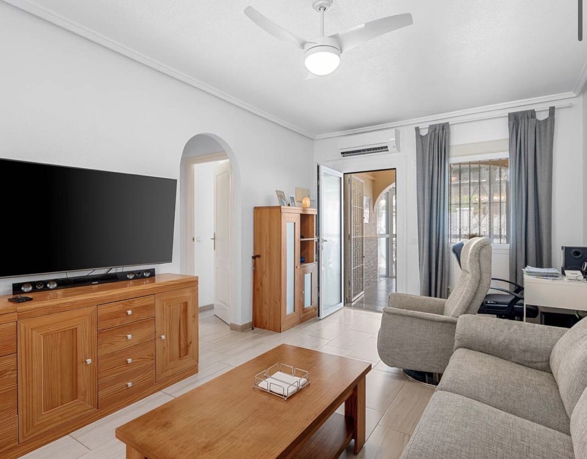 2 Zimmer Haus zu verkaufen in Ciudad Quesada mit Pool - 185.000 € (Ref: 10033320)