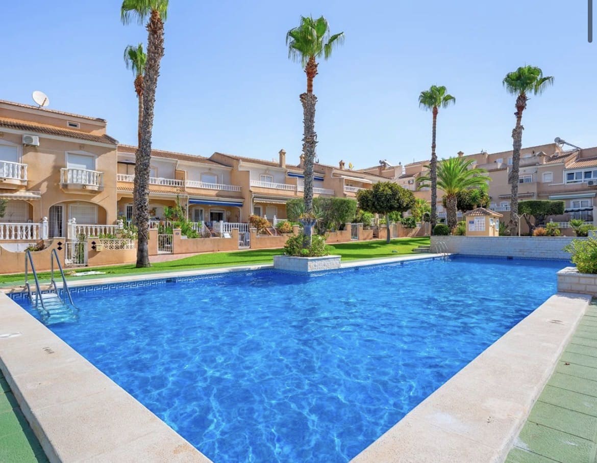 2 Zimmer Haus zu verkaufen in Ciudad Quesada mit Pool - 185.000 € (Ref: 10033320)