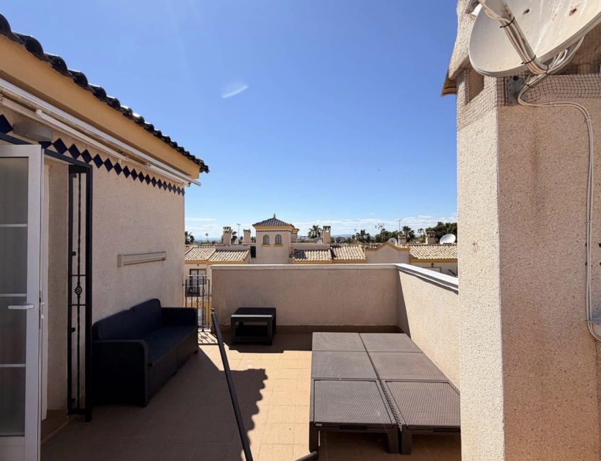 Casa de 3 habitaciones en El Raso en venta con piscina - 195.000 € (Ref: 10033366)