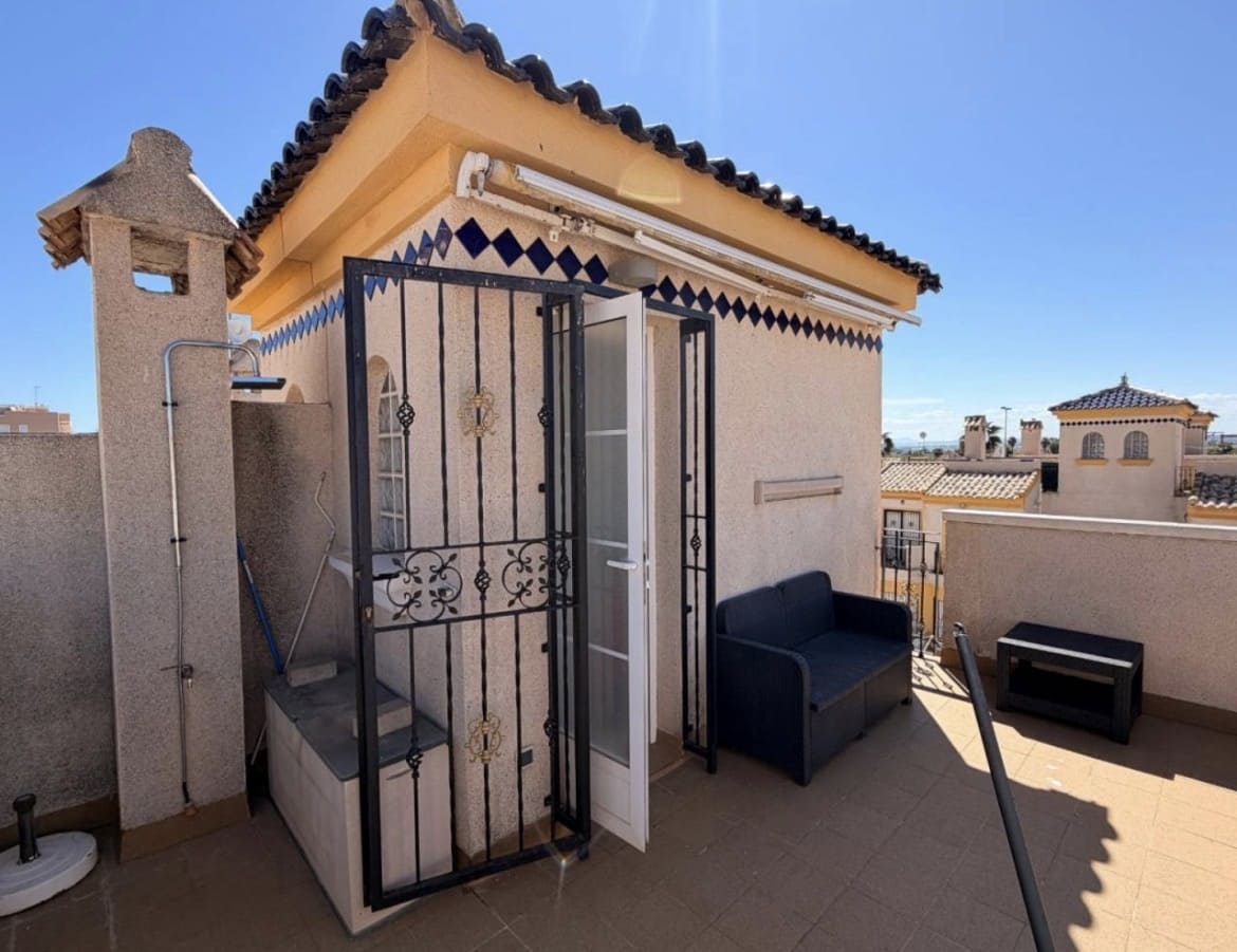 Casa de 3 habitaciones en El Raso en venta con piscina - 195.000 € (Ref: 10033366)