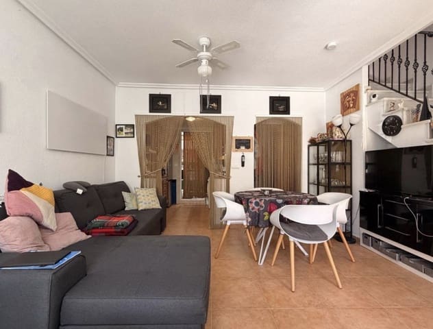 3 soveværelse Byhus til salg i El Raso, Guardamar del Segura med swimmingpool - € 195.000 (Ref: 10033366)