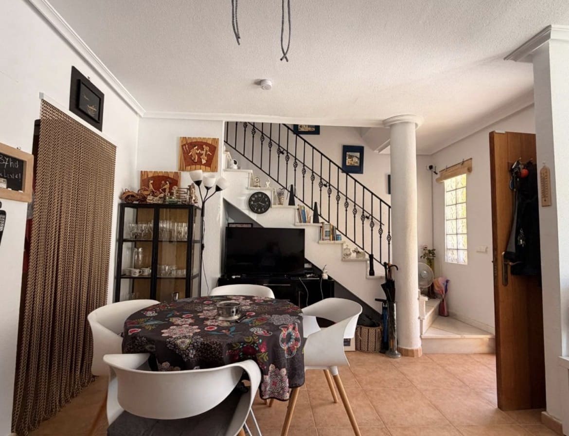 Casa de 3 habitaciones en El Raso en venta con piscina - 195.000 € (Ref: 10033366)