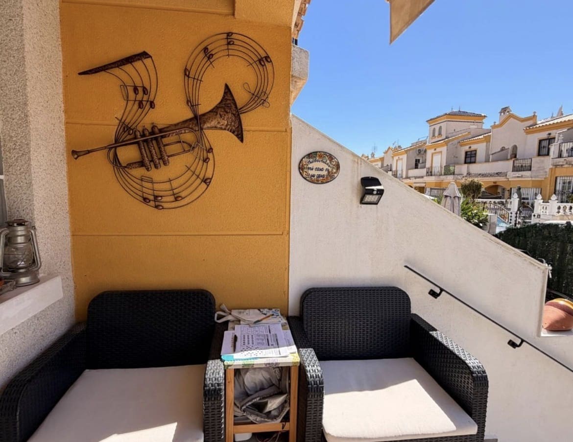 Casa de 3 habitaciones en El Raso en venta con piscina - 195.000 € (Ref: 10033366)