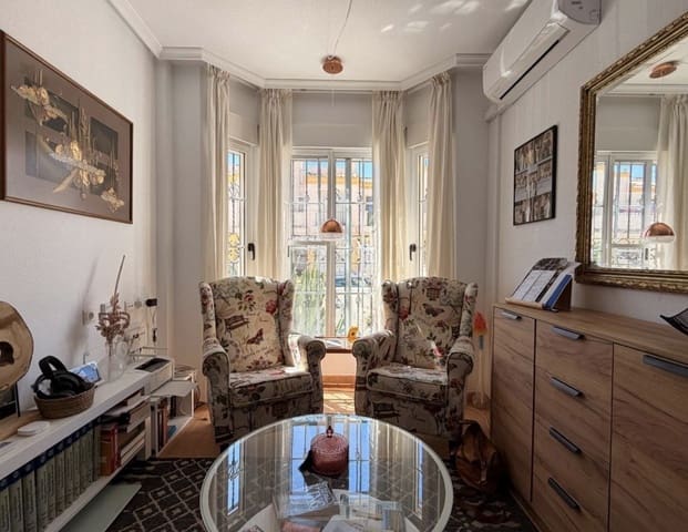 3 soveværelse Byhus til salg i El Raso, Guardamar del Segura med swimmingpool - € 195.000 (Ref: 10033366)