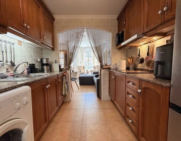 3 soveværelse Byhus til salg i El Raso, Guardamar del Segura med swimmingpool - € 195.000 (Ref: 10033366)