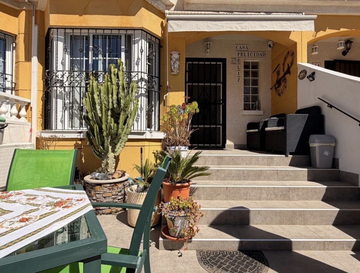 Casa de 3 habitaciones en El Raso en venta con piscina - 195.000 € (Ref: 10033366)