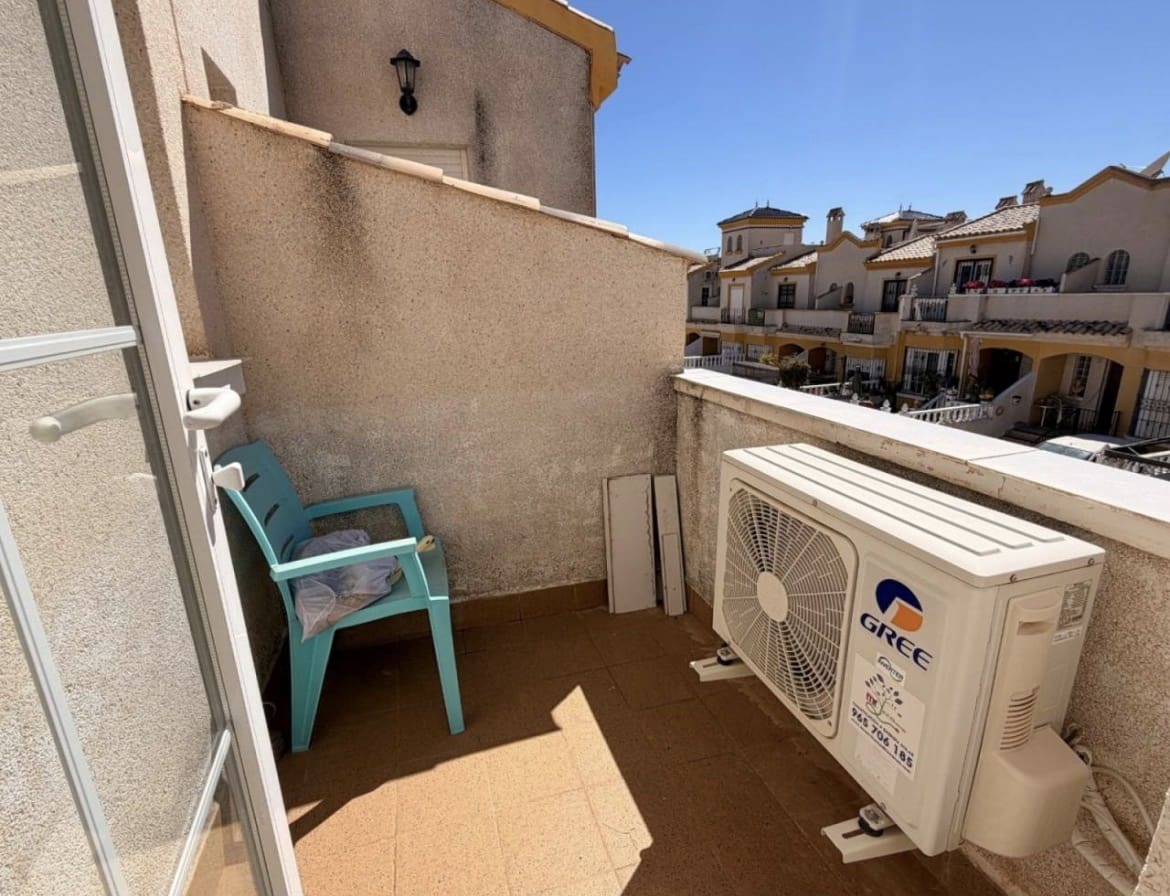 Casa de 3 habitaciones en El Raso en venta con piscina - 195.000 € (Ref: 10033366)