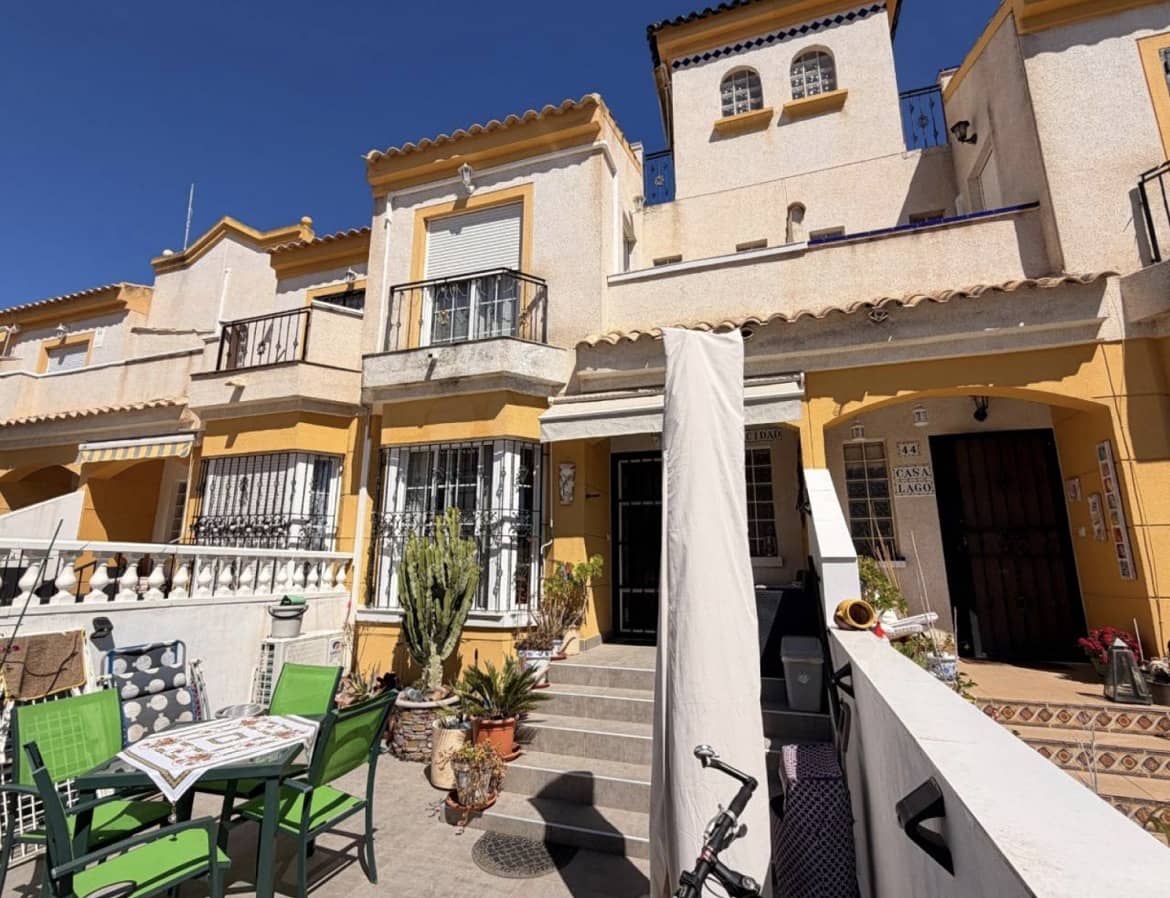 Casa de 3 habitaciones en El Raso en venta con piscina - 195.000 € (Ref: 10033366)