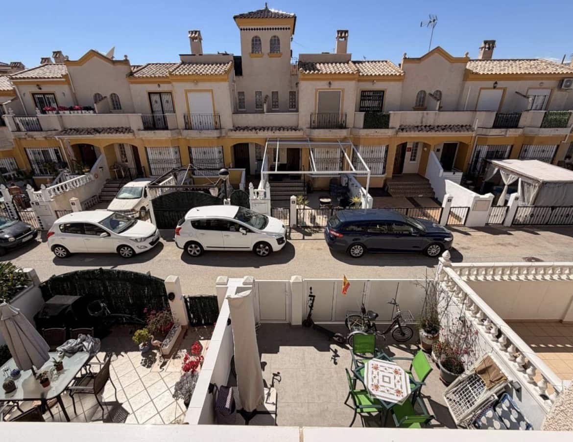Casa de 3 habitaciones en El Raso en venta con piscina - 195.000 € (Ref: 10033366)