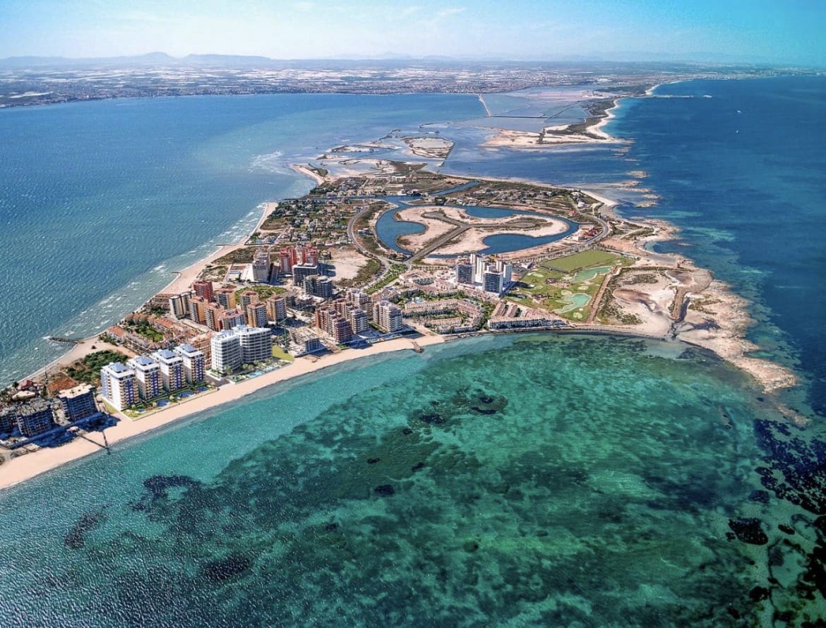 1 quarto Apartamento para venda em La Manga del Mar Menor com piscina garagem - 333 000 € (Ref: 10034801)