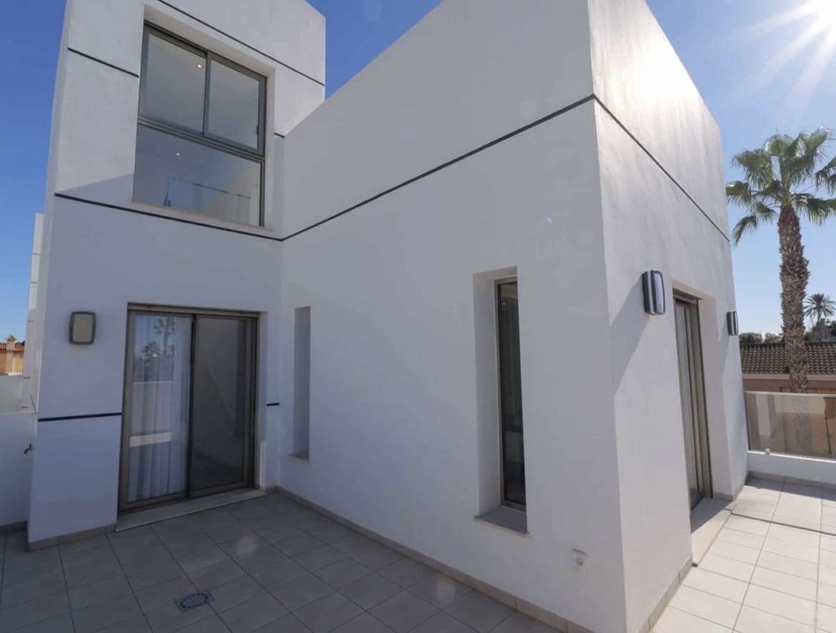 3 quarto Moradia para venda em Los Alcazares com piscina garagem - 479 951 € (Ref: 10034804)