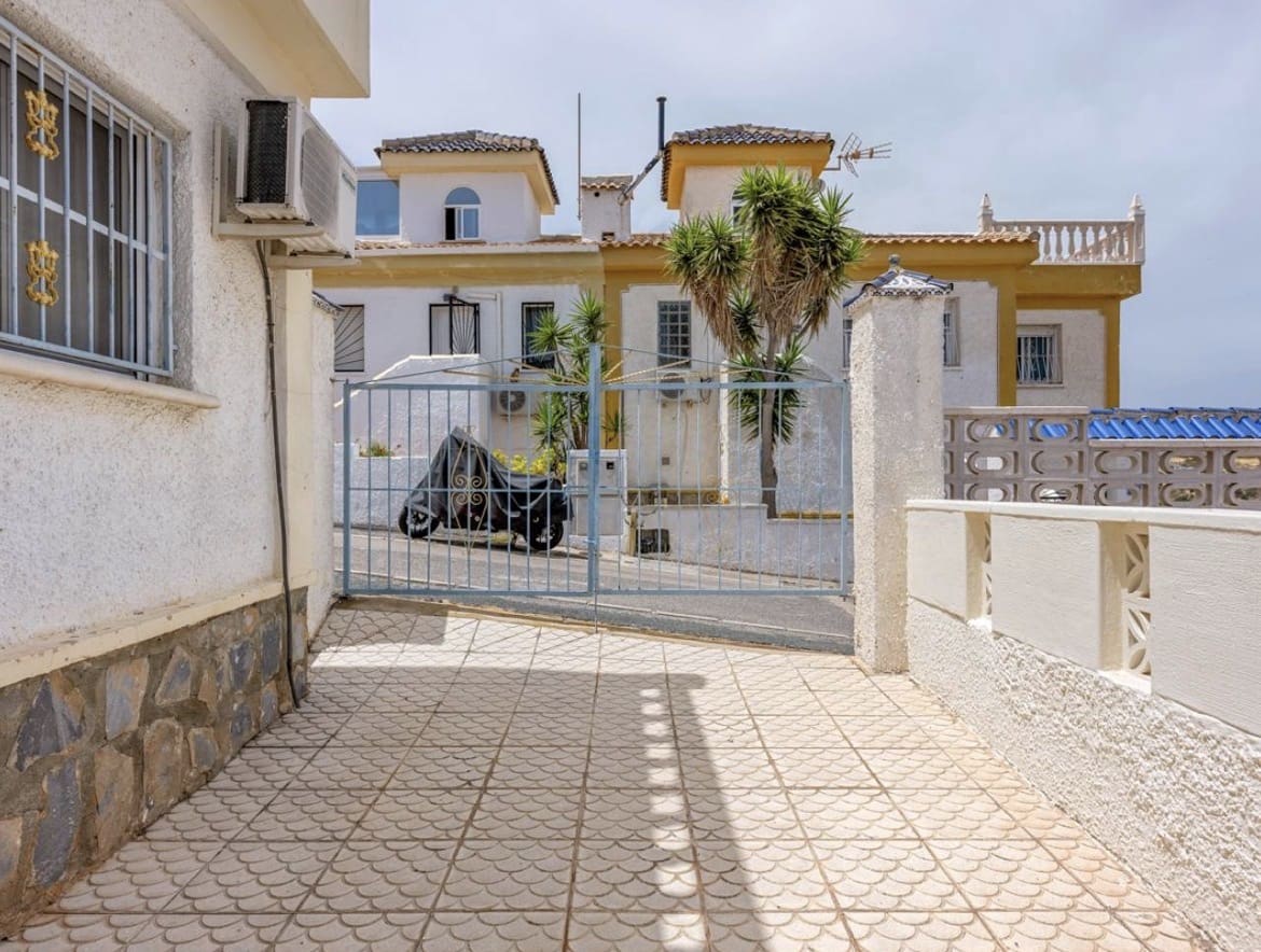 3 bedroom Townhouse for sale in Ciudad Quesada with pool garage - € 209,000 (Ref: 10038537)