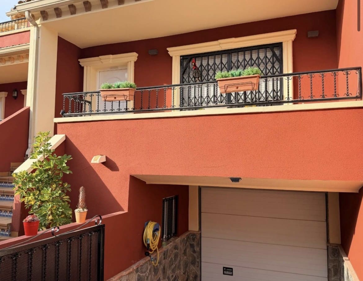 3 bedroom Townhouse for sale in Catral with pool garage - € 215,000 (Ref: 10038539)
