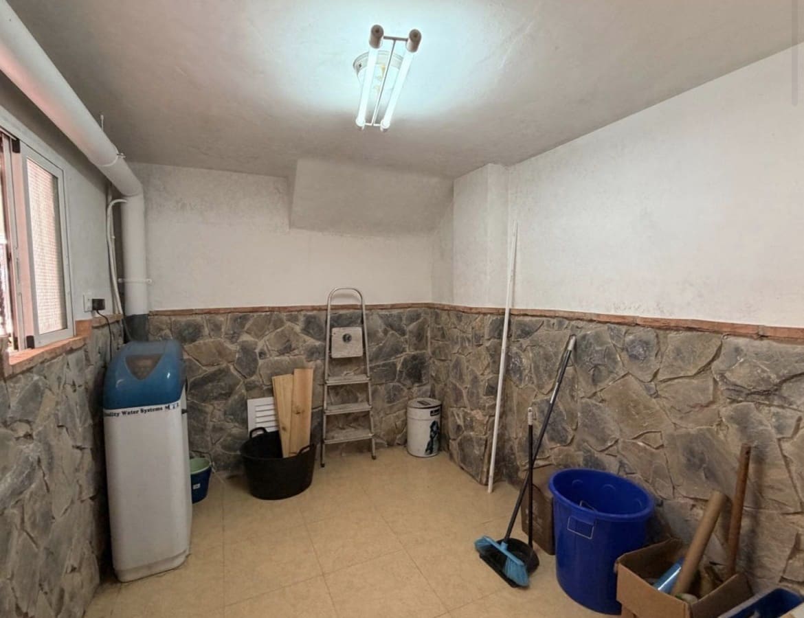 3 bedroom Townhouse for sale in Catral with pool garage - € 215,000 (Ref: 10038539)