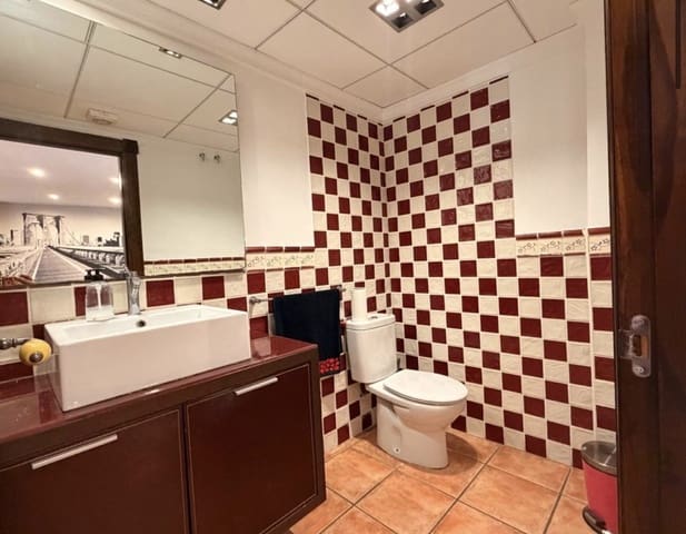 Casa de 3 habitaciones en Catral en venta con piscina garaje - 215.000 € (Ref: 10038539)