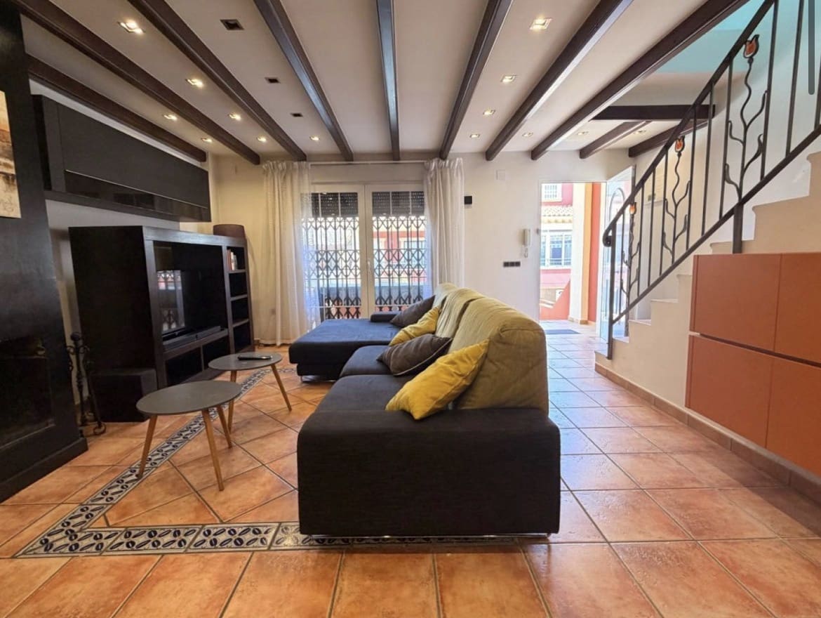 3 bedroom Townhouse for sale in Catral with pool garage - € 215,000 (Ref: 10038539)
