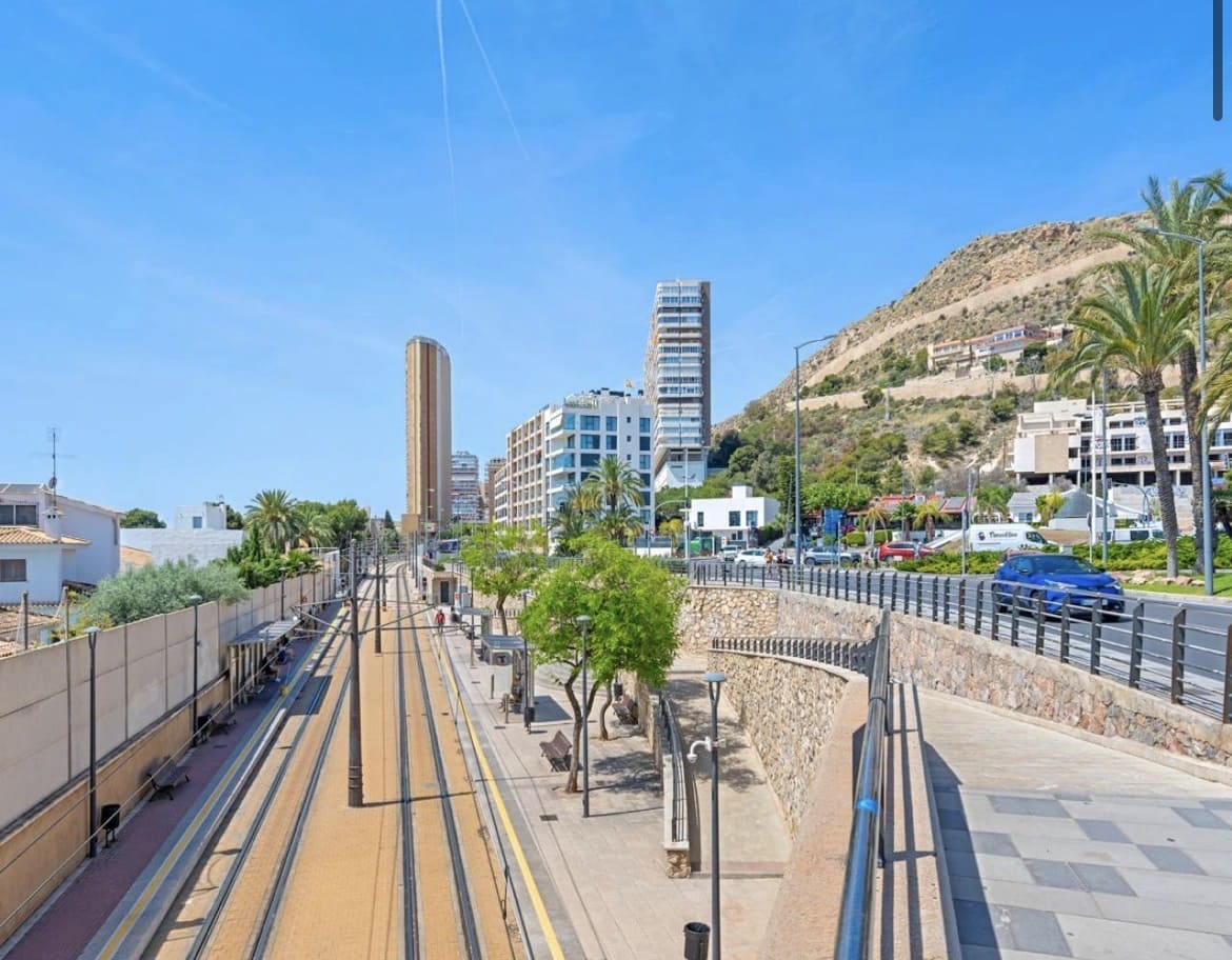 2 camera da letto Appartamento sulla Spiaggia in vendita in Alicante citta con garage - 225.000 € (Rif: 10038551)