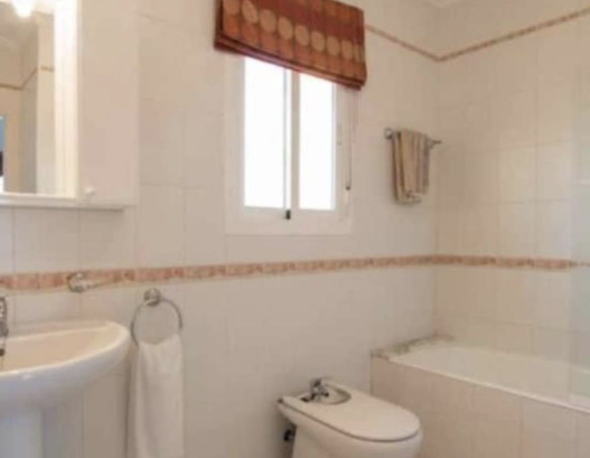 Villa/Maison de 6 chambres à louer à Ciudad Quesada avec piscine garage - 2 800 € (Ref: 10038558)