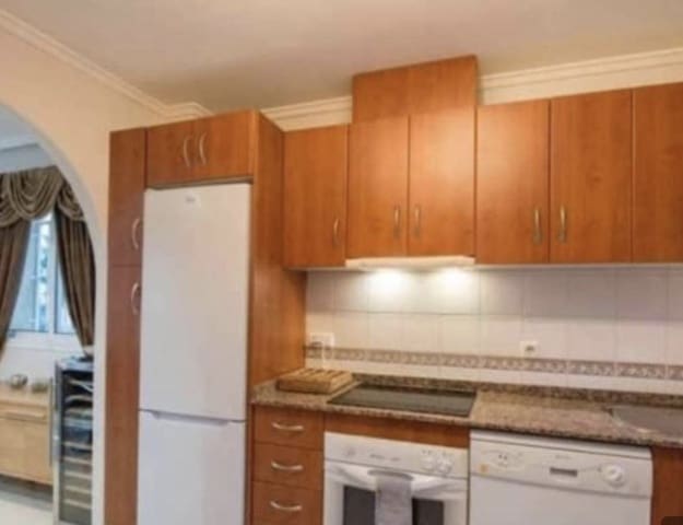 Villa/Maison de 6 chambres à louer à Ciudad Quesada, Rojales avec piscine garage - 2 800 € (Ref: 10038558)