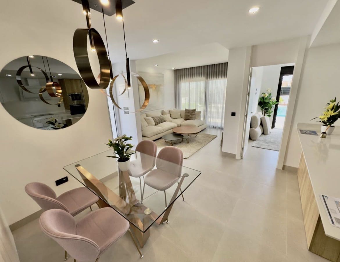3 soverom Villa til salgs i Benijofar med svømmebasseng garasje - € 465 000 (Ref: 10038560)