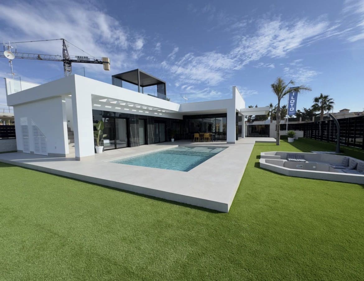 3 quarto Moradia para venda em Algorfa com piscina garagem - 670 000 € (Ref: 10038562)