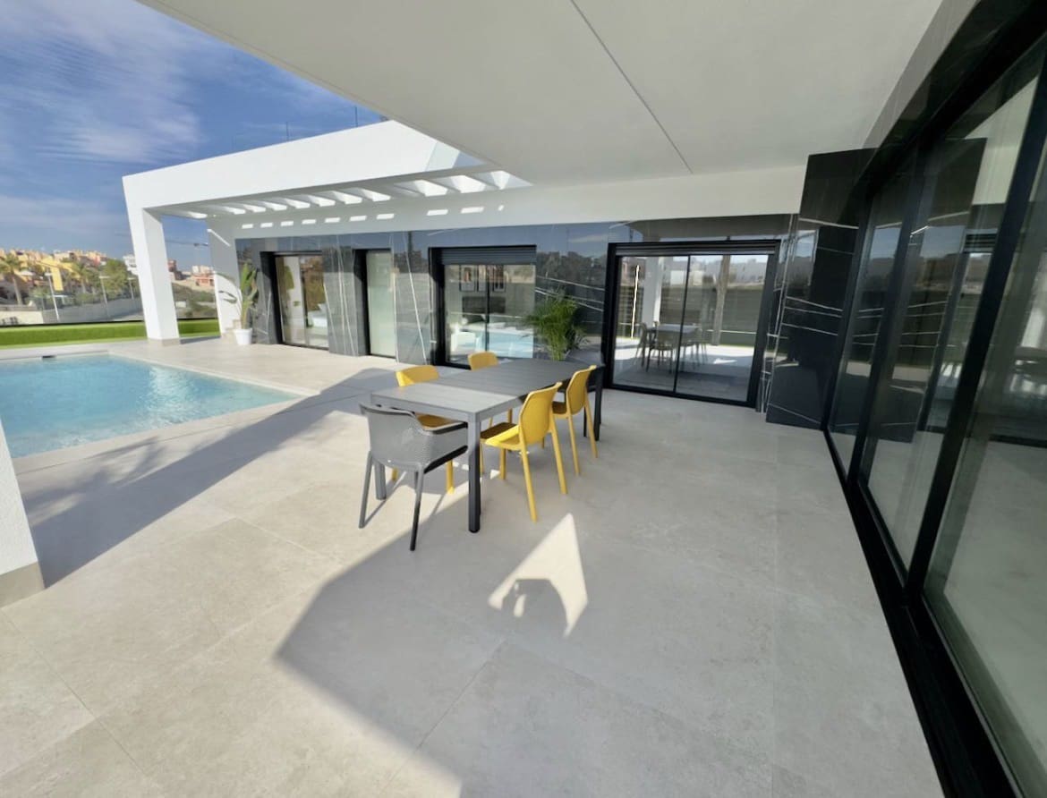 3 quarto Moradia para venda em Algorfa com piscina garagem - 670 000 € (Ref: 10038562)