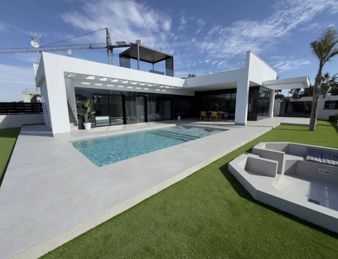 3 quarto Moradia para venda em Algorfa com piscina garagem - 670 000 € (Ref: 10038562)