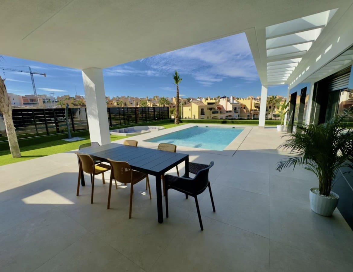 3 quarto Moradia para venda em Algorfa com piscina garagem - 670 000 € (Ref: 10038562)